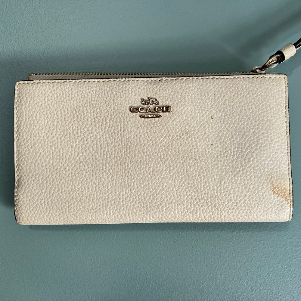 Coach wristlet wallet